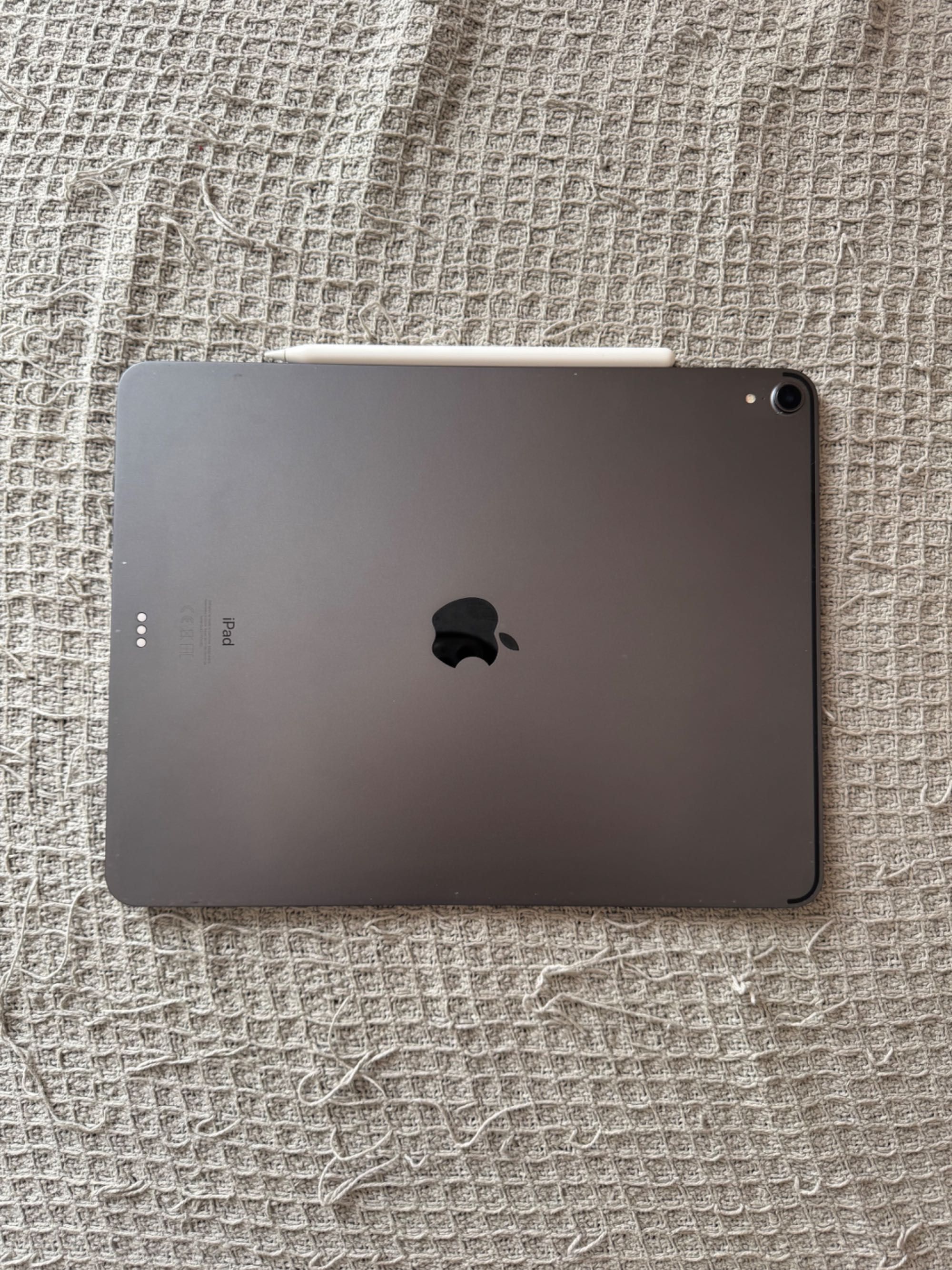 iPad Pro 12.9 inch 256gb (2020) + apple pencil 2nd generation