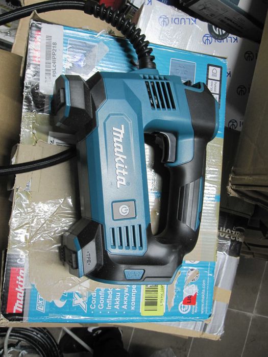 Compresor fără fir Makita DMP181Z 11, 18 V (fără baterie/încărcător)