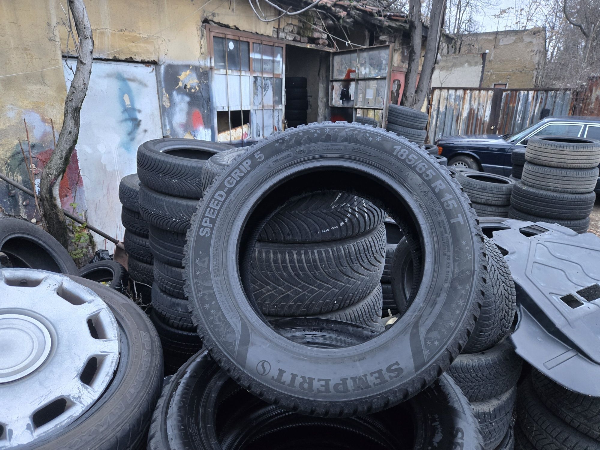4бр. 185 65 15 Semperit зимни.