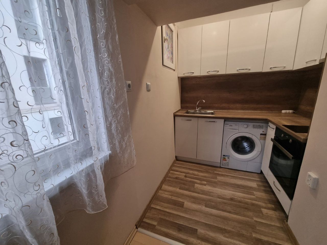 Дава се под наем Тристаен апартамент в Стара Загора, Център - 100 кв.м за 510 € - Снимка #5