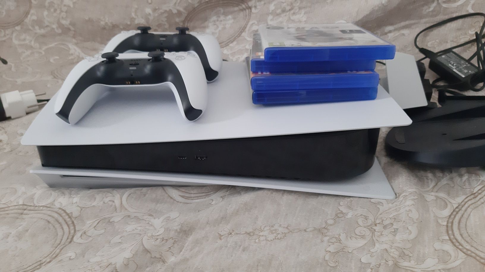 Продам PlayStation 5