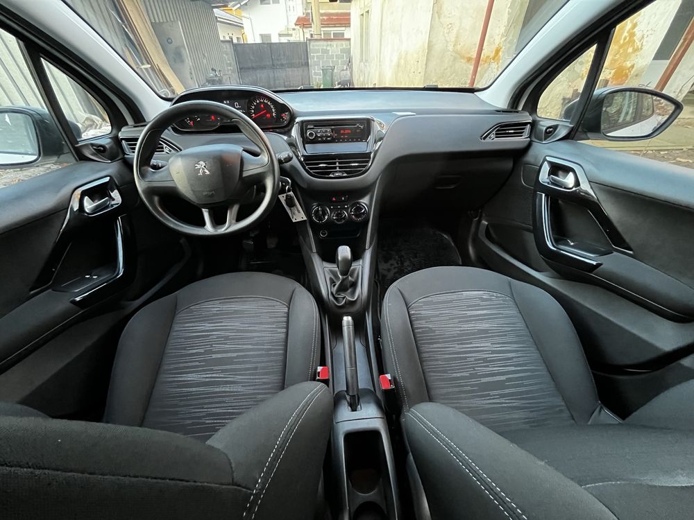 Peugeot 208 1.0I