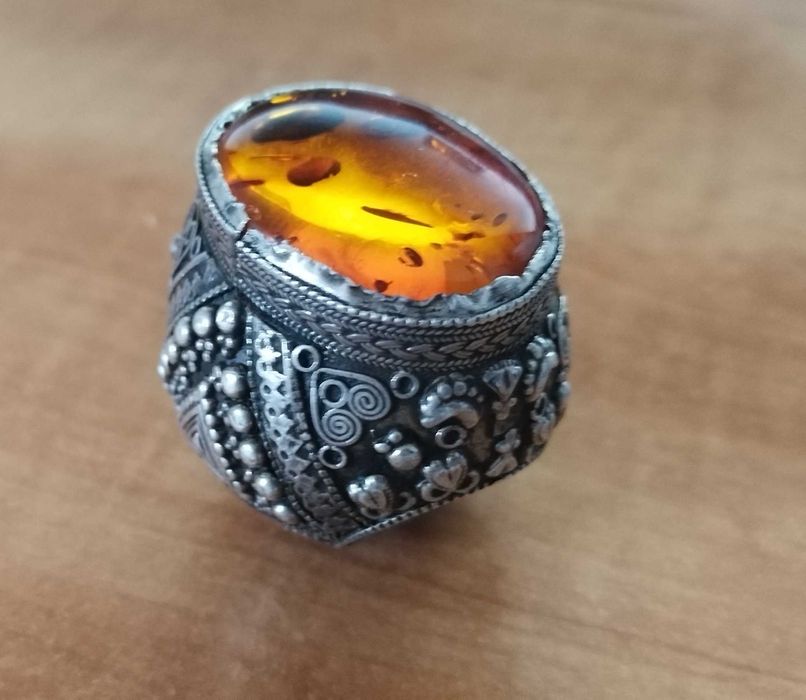 Masiv inel de argint cu chihlimbar