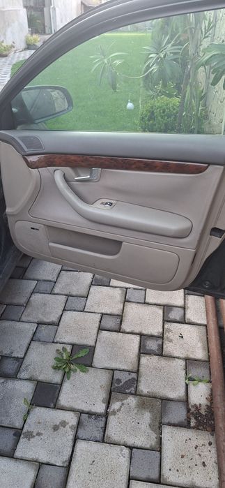 Dezmembrez audi a4 1,9 130cp 2004 awx. Zabrani județul Arad