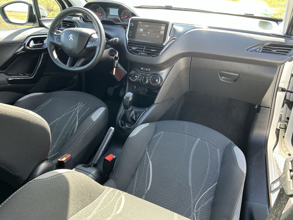 Peugeot 208 Active benzina