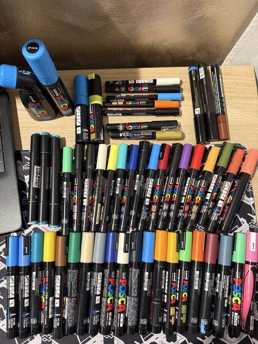 Vand set 53 markere cu Vopsea majoritatea sunt aproape noi