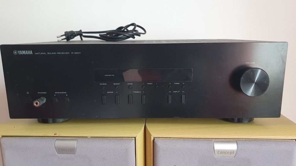 Amplificator  Yamaha r-s201