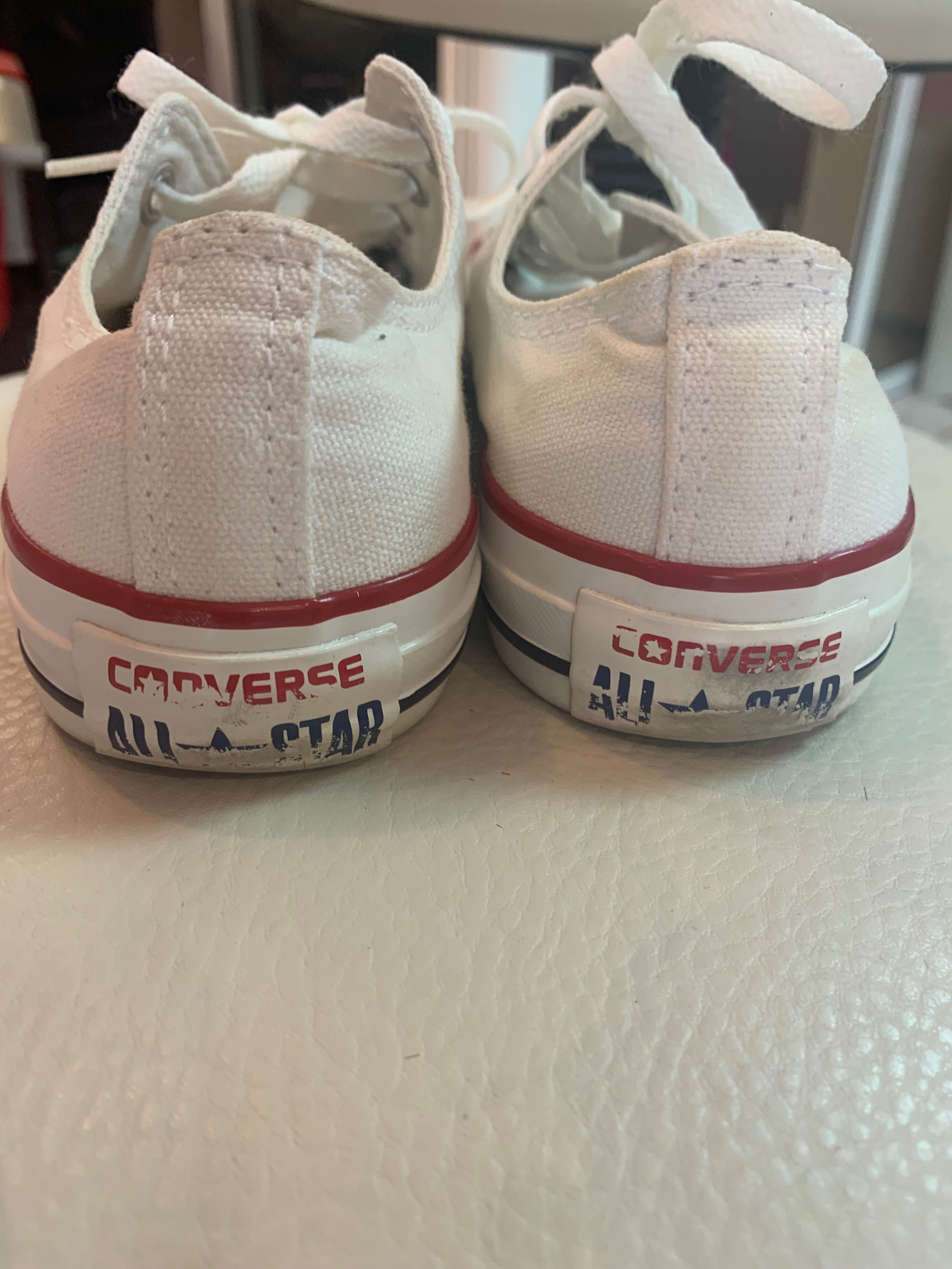 Кецове бели Converse