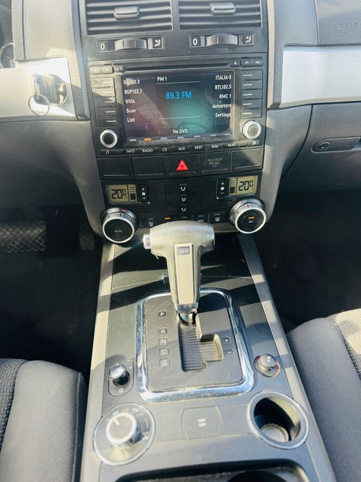Volkswagen Touareg Facelift 2008 2.5 TDI 184 cai Euro 4 Automat 4x4