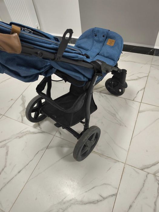 Коляска прогулочнвя