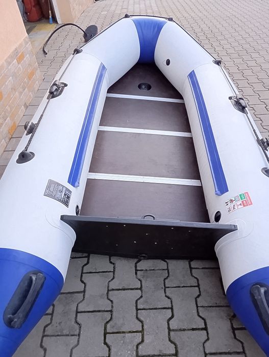Aqua storm 300 cu chila gonflabila
