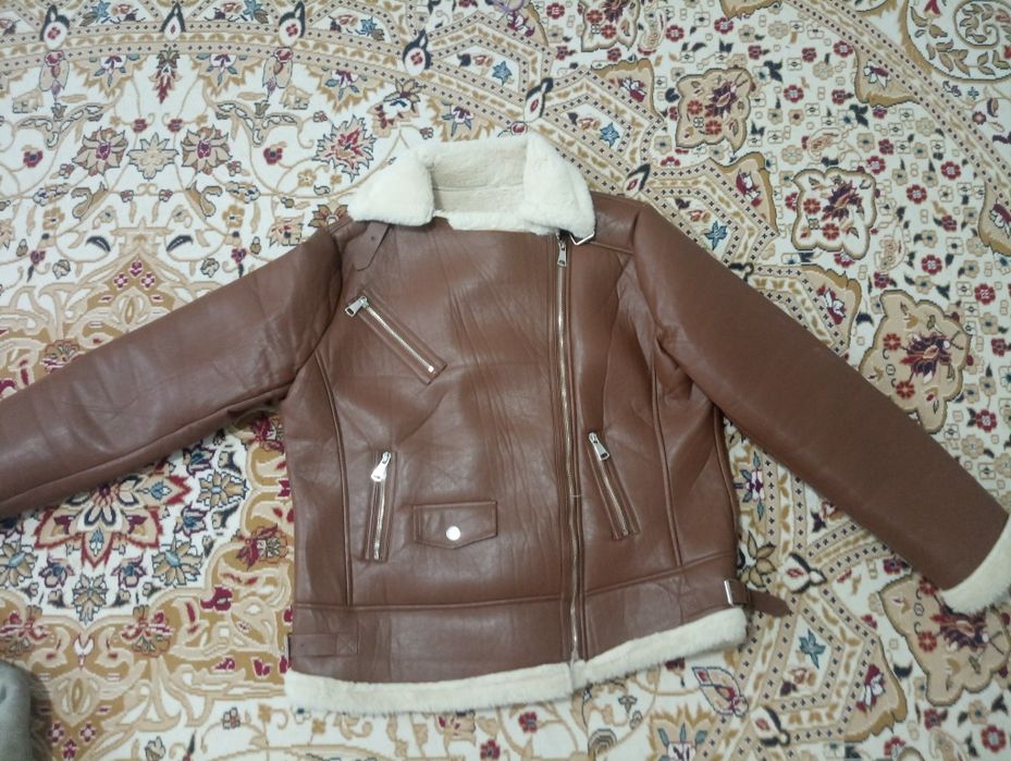 Дублёнки очень теплые и модные. Носили мало, новые они.