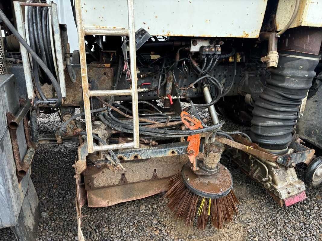 Camion maturatoare  Man TGM 18.240 , 2010 , aspirator , bazin de apa