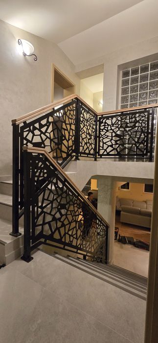 Porti,garduri, balustrade,,scari metalice, confecții metalice ,terase