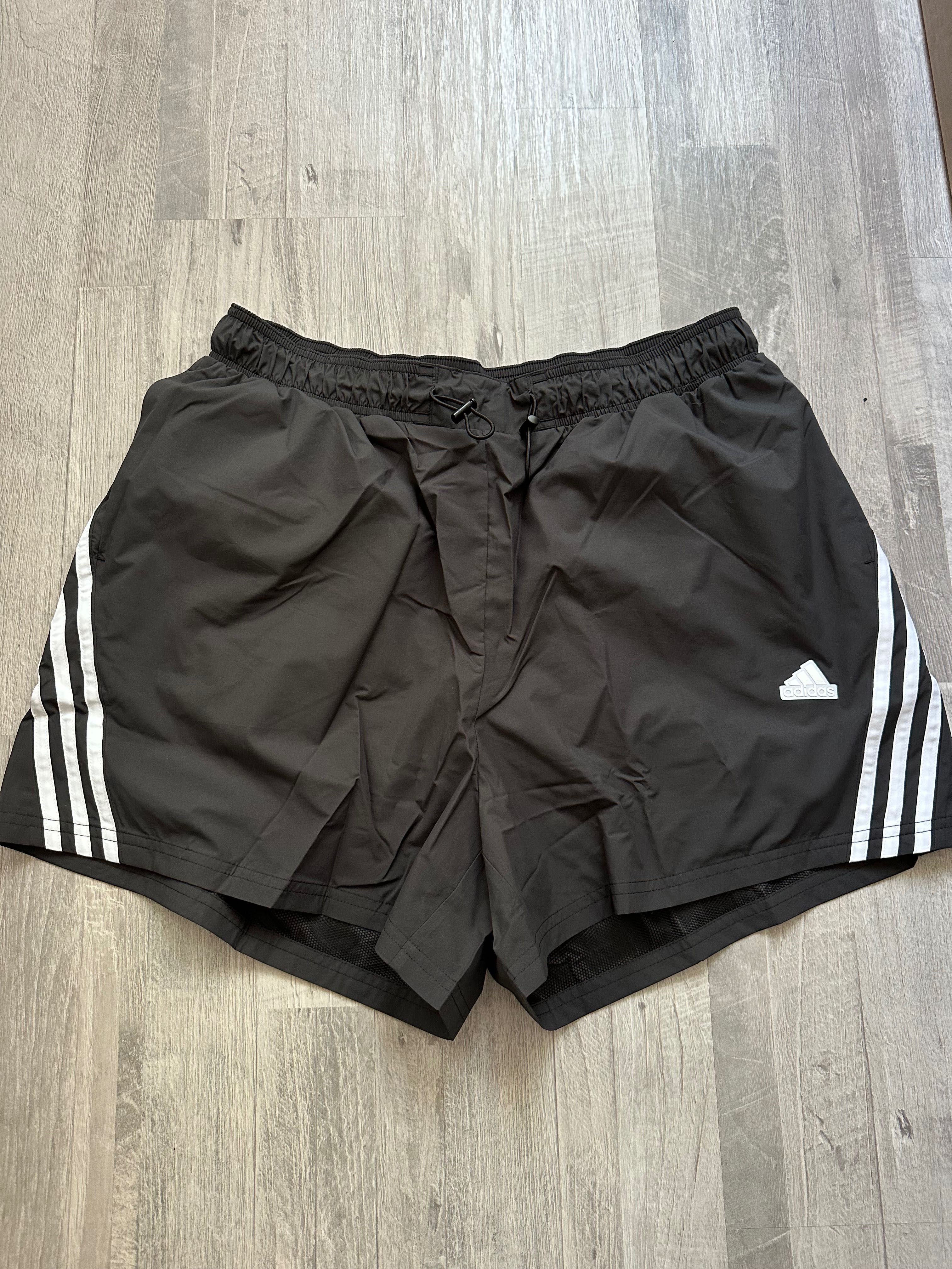 Дамски къси панталонки Adidas