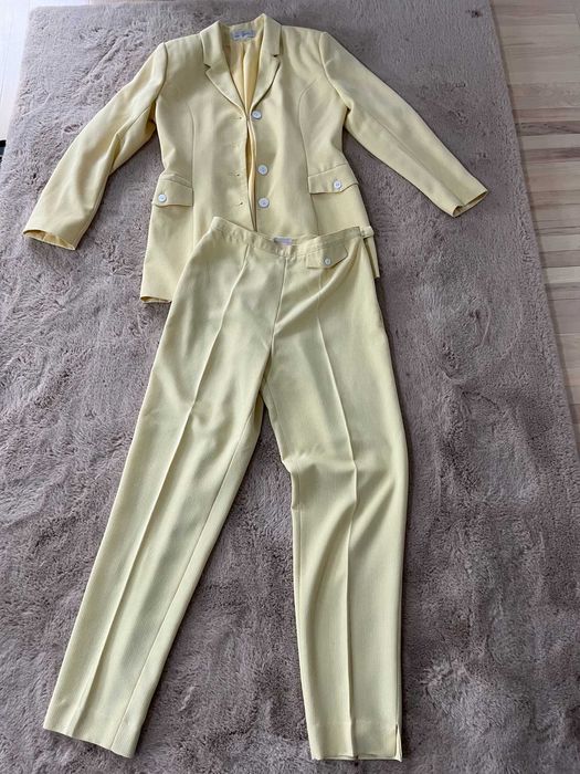 Costum portocaliu deschis Casa de moda Wanda