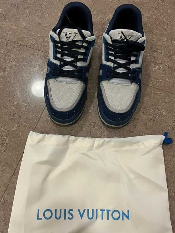LV Trainer Blue Crystals