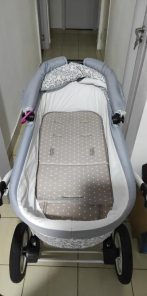 Vând cărucior 2in1