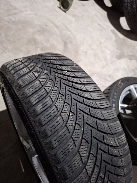 Jante pe 18” + Anvelope 215/55 R18 – Semperit