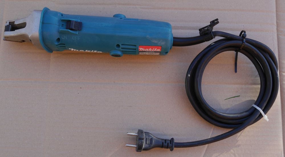 Mașină de tăiat tablă Makita 1660