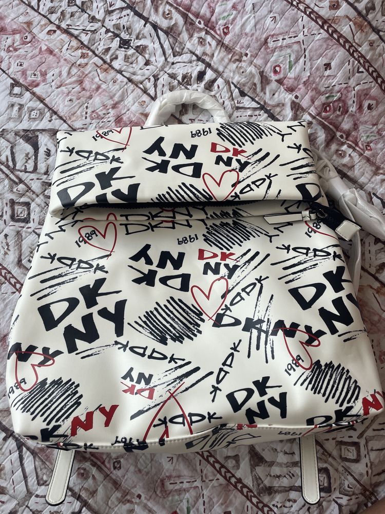 Кожна чанта DKNY