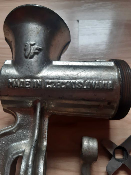 Машинка за мелене на месо, домати и други, Чехословакия