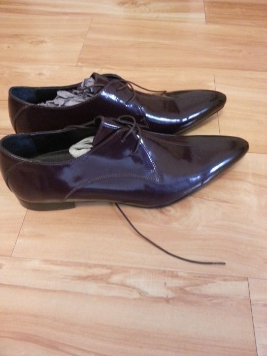 Pantofi de piele de culoare violet. Marca BERTIE. Fabricati in Italia