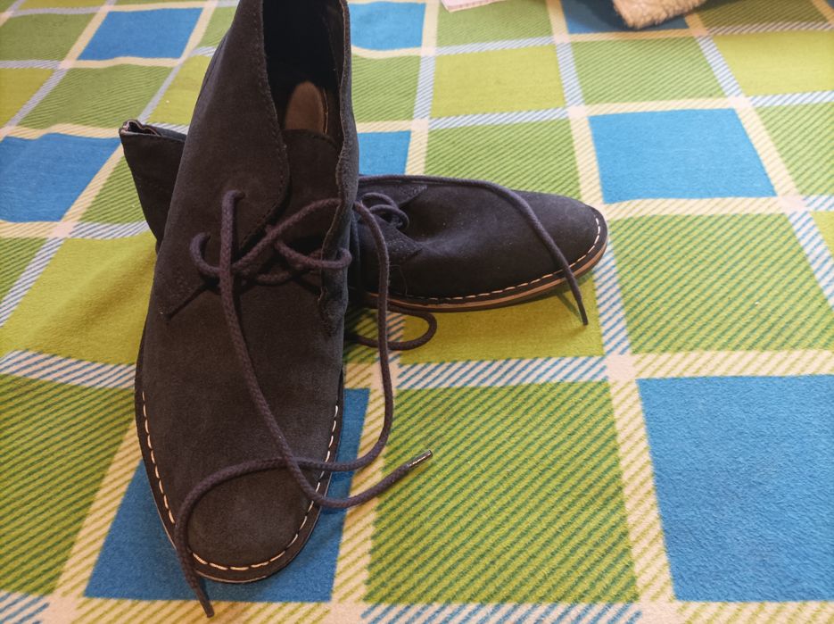 Продавам нови велурени обувки