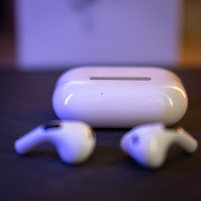Apple AirPods Pro 2nd Gen, originale, cumpărate din MediaGalaxy