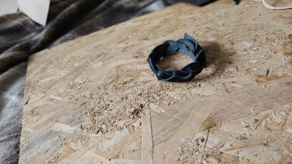 Brățări din piele naturala model unicat lucrate manual