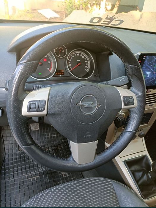 Opel Astra H 1.9 diesel 120 cai buton Sport