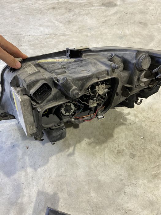 Far faruri stanga dreapta xenon Bmw E90 E91 Nfl de ANGLIA