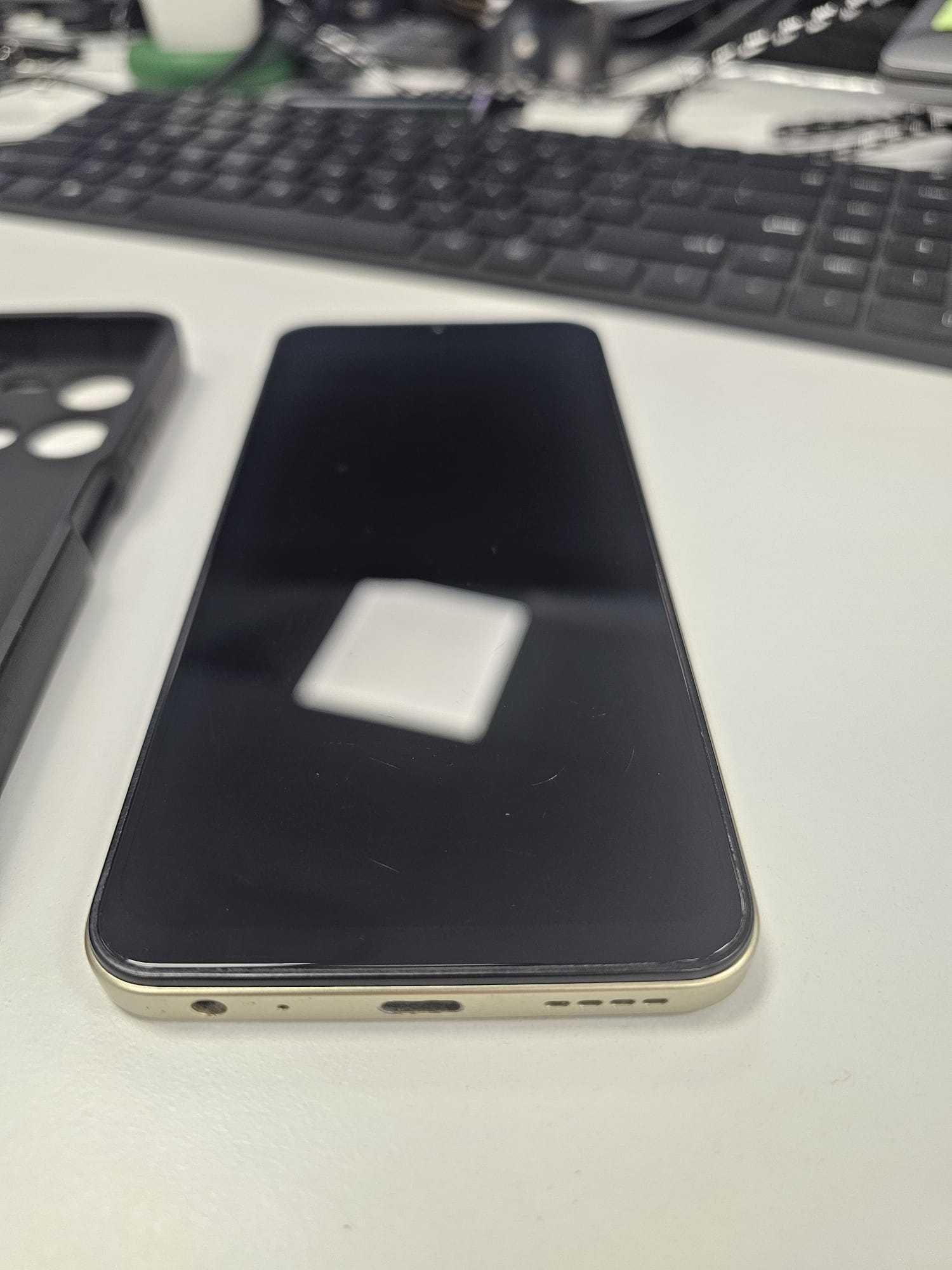 Telefon VIVO Y35 Dual Sim 256GB 8+8GB RAM Dawn Gold Stare Foarte Buna