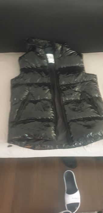 Vand vestă Zara, in stare ff bună