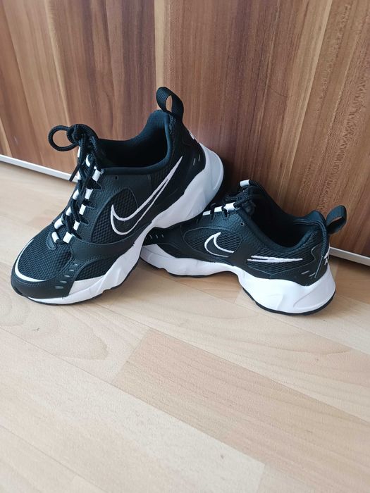 Оригинални Nike air heights 38,5