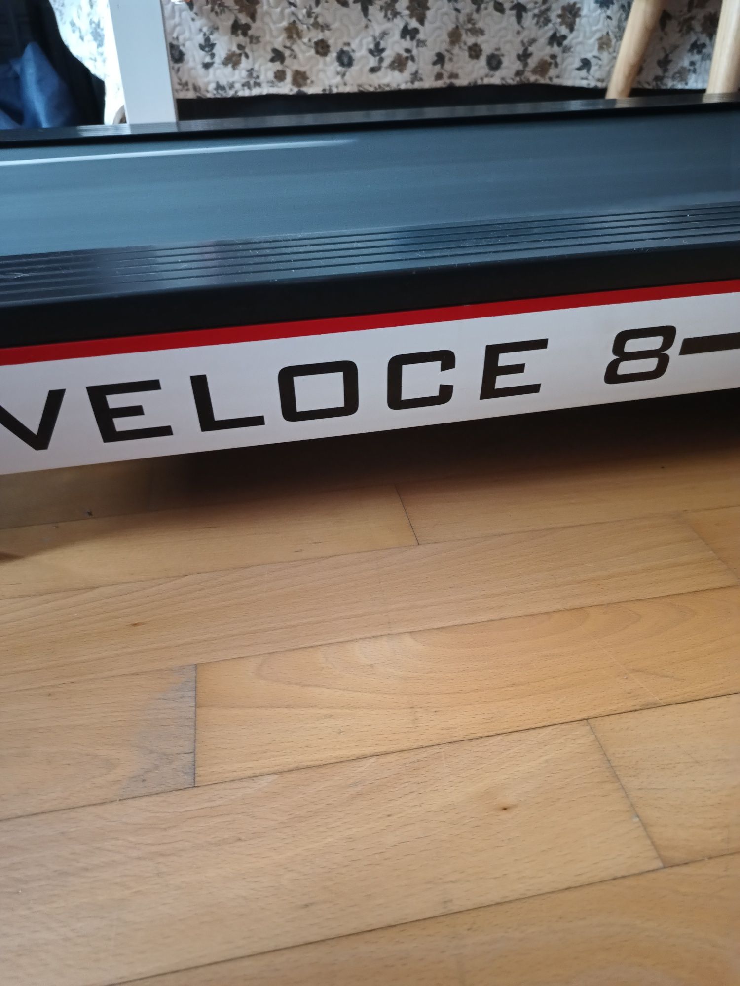 Бягаща пътека Veloce 8