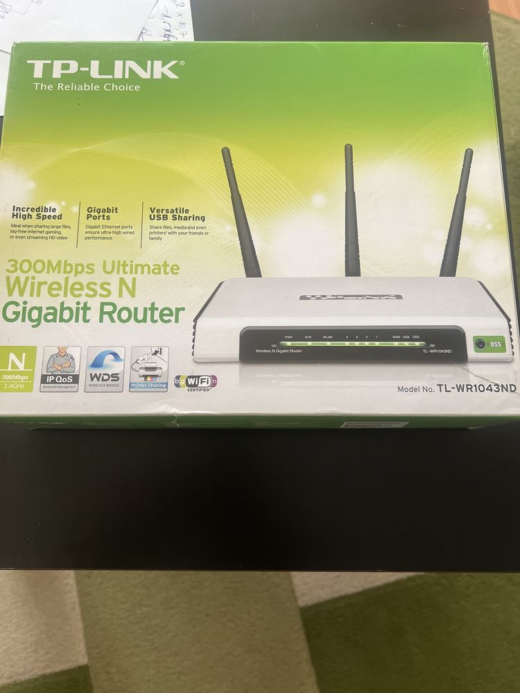 De vanzare 2 routere wireless