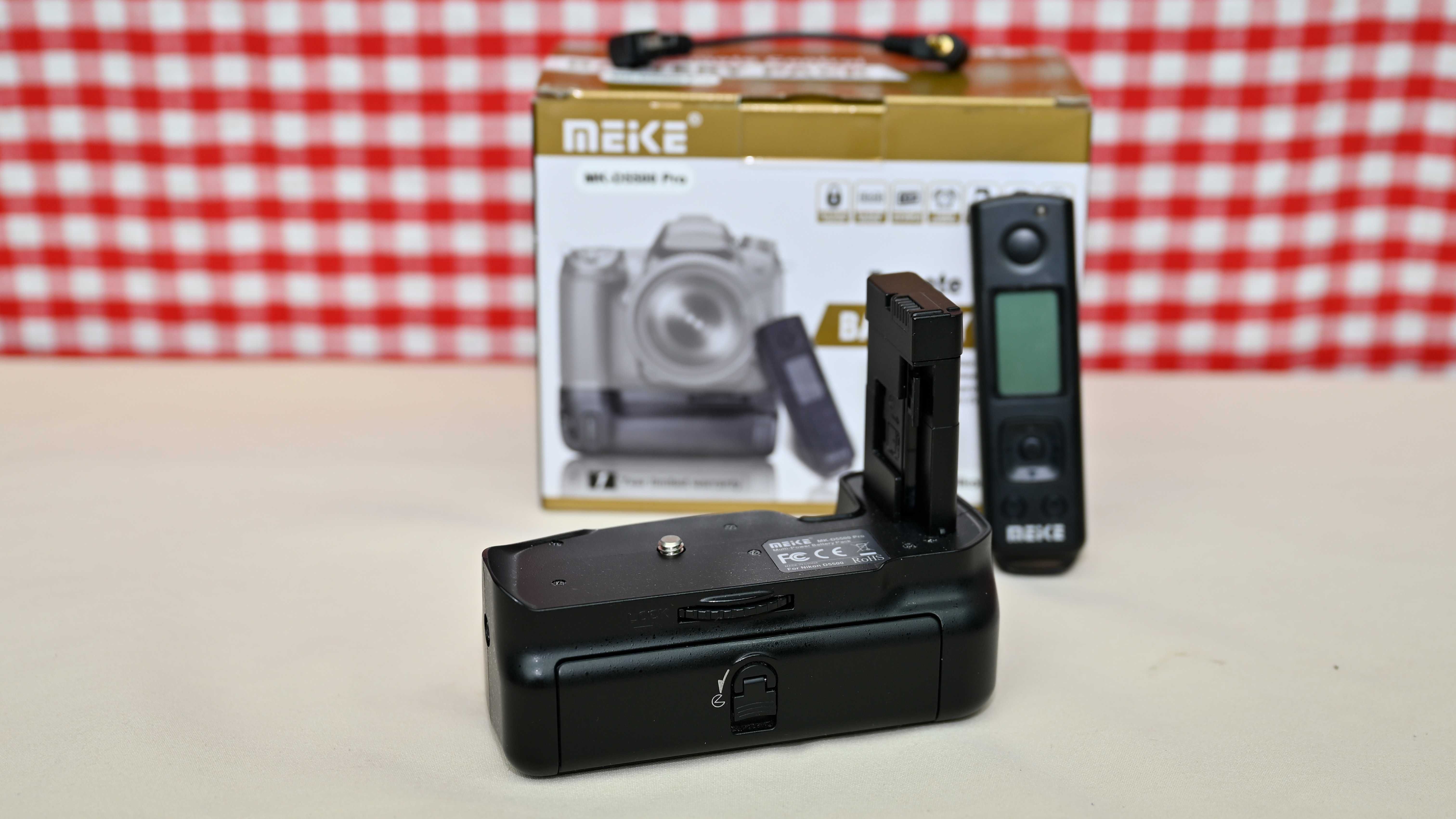 Grip pt Nikon, MeiKe MK-D5500 Pro + Telecomanda Wireless