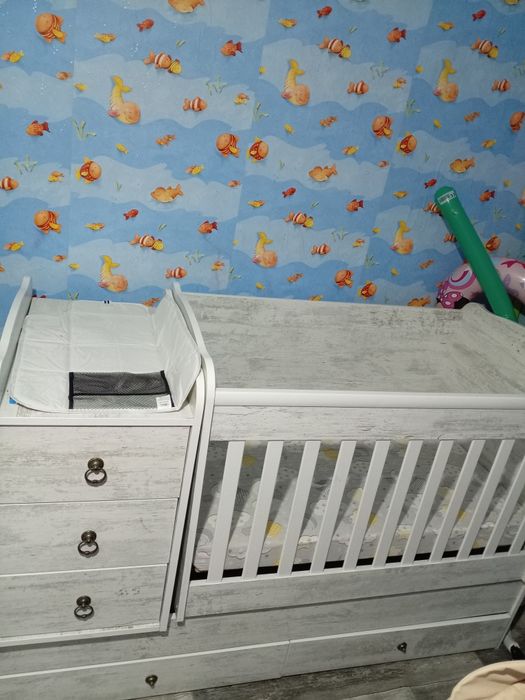 Детско  легло с шкафчета + матрак