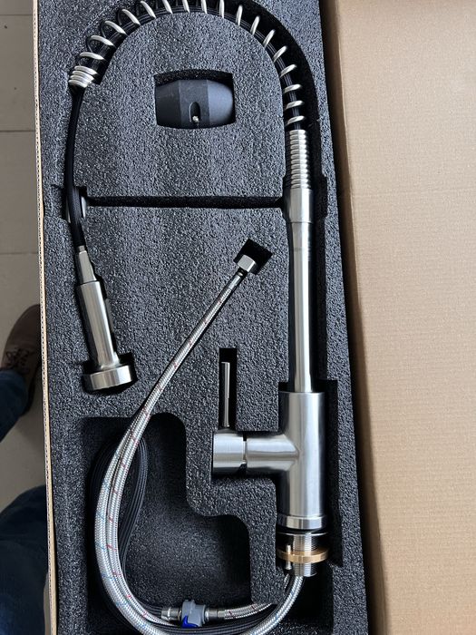 Baterie inox cu dus pentru chiuveta profesionala