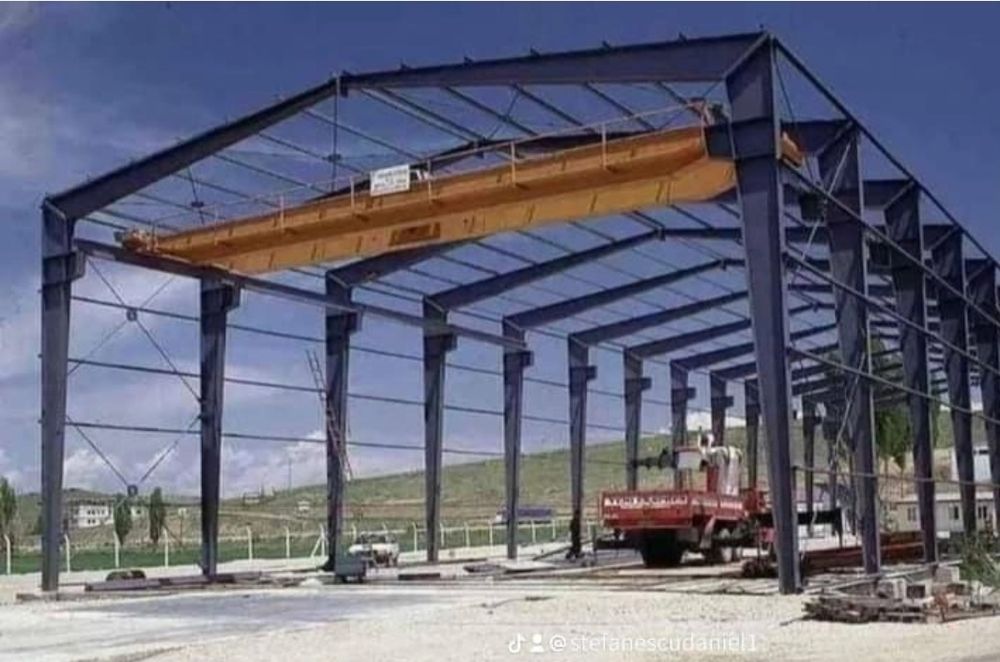 Vindem hale metalicie la comanda