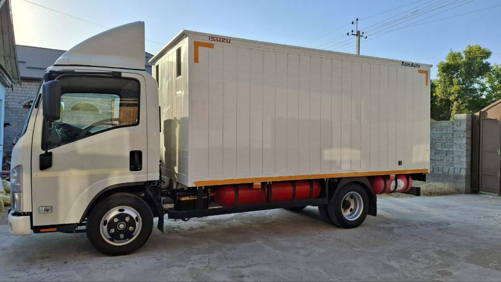 ISUZU NMR 77H 49 000km