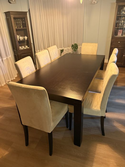 Masa 200*100 cm si 8 scaune