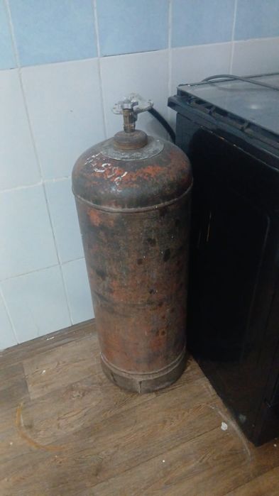 Большой газовый балон