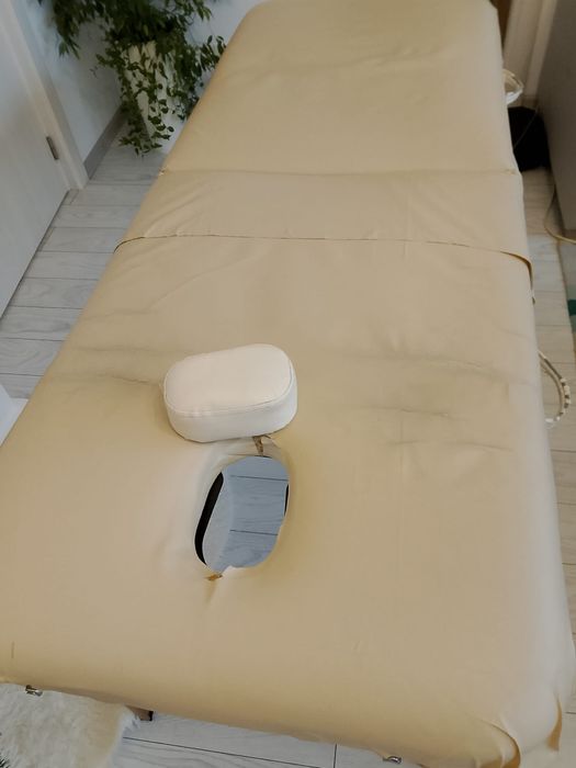 Vand masa de masaj cu toate accesoriile folosita - inca functionala