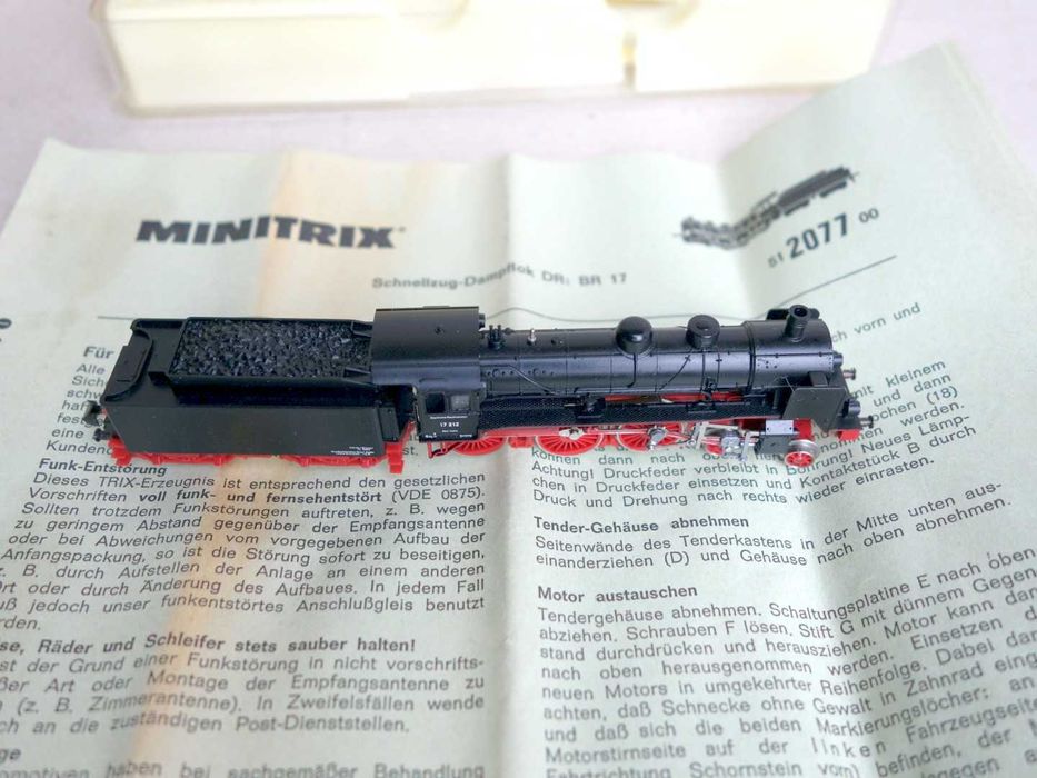 Комплект влакчета и вагони TRIX