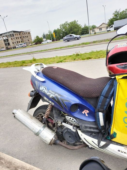 Продаю скутер 125 куб находу сел поехал