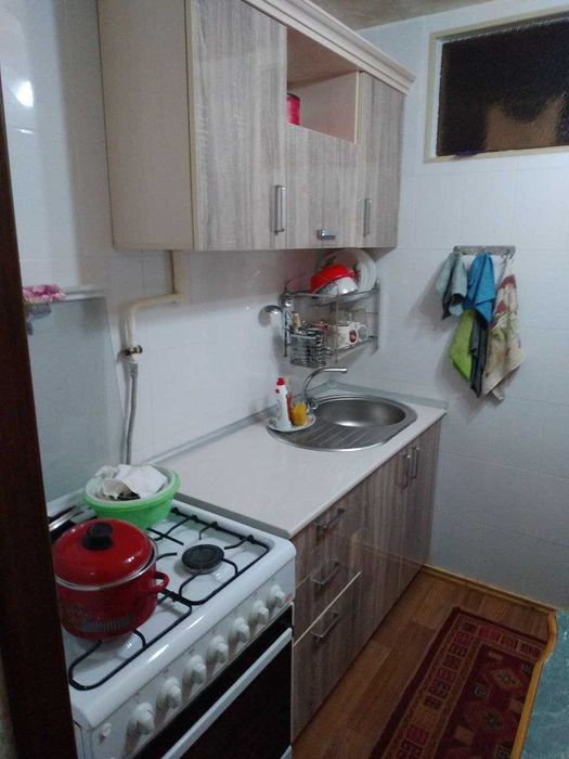 Чиланзар 24 кв
1/1/5 Кирпич 34м² Балкон 1/6
Меб тех подвал,парковка
