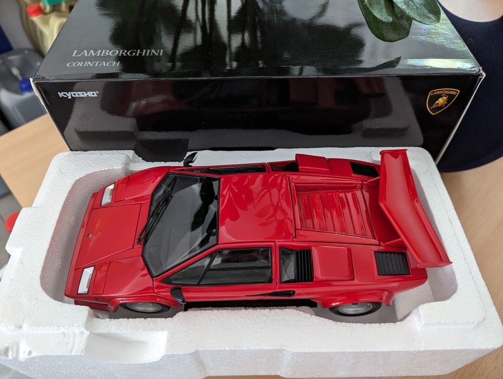 Kyosho 1/18 Lamborghini Countach Lp500s nu Autoart BBr Mr ca nou