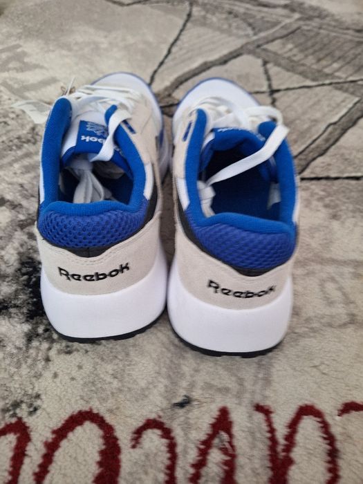 Reebok nou 44 insertii piele